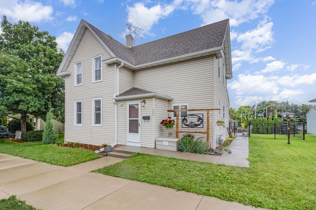 303 Fir Avenue NW, Montgomery, MN 56069