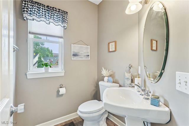 2395 Tremont Avenue, Cleveland, OH 44113