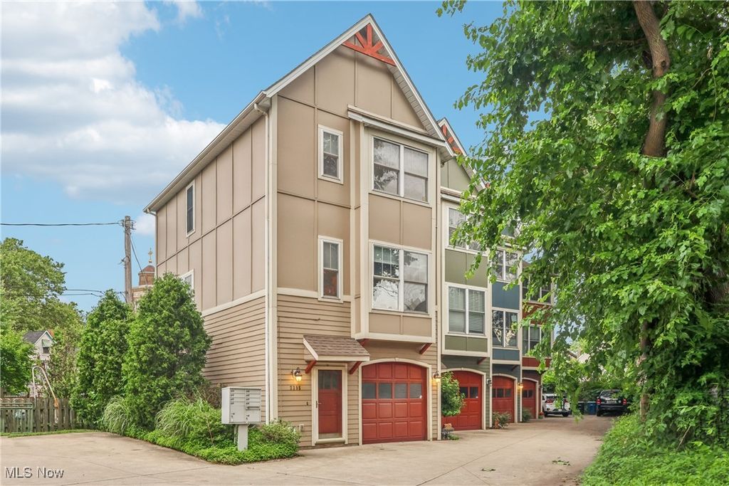 2395 Tremont Avenue, Cleveland, OH 44113
