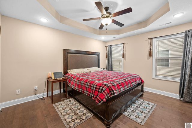 240 Azalea Dr, Oak Grove, KY 42262