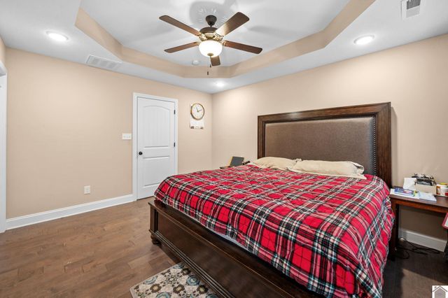 240 Azalea Dr, Oak Grove, KY 42262