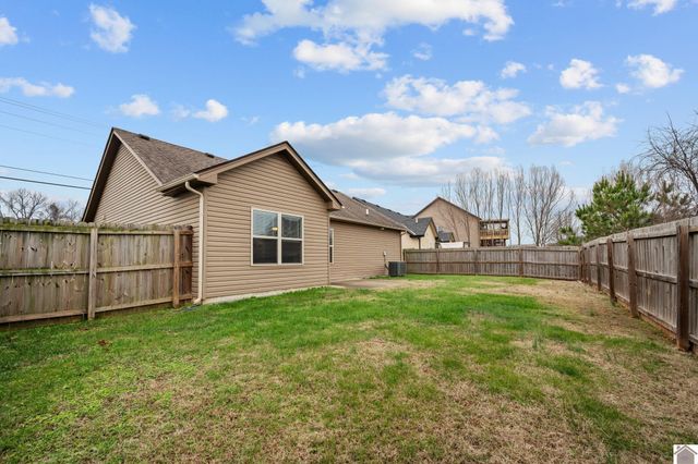 240 Azalea Dr, Oak Grove, KY 42262