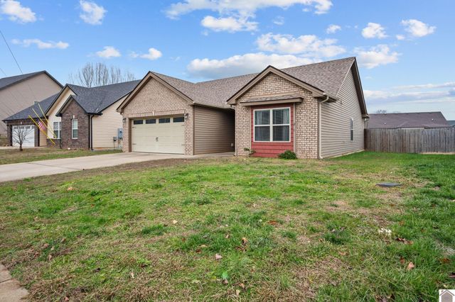 240 Azalea Dr, Oak Grove, KY 42262
