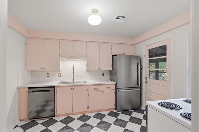 1207 Huntington Way, Norman, OK 73069