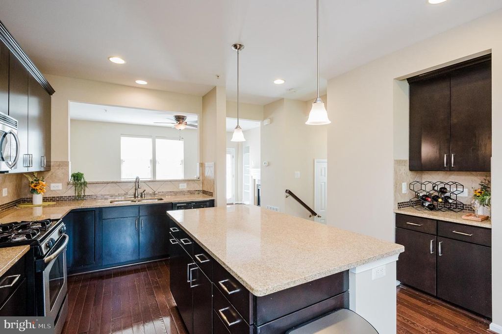 Image 14 of property listing at 323 PALADIUM CT, Owings Mills, MD 21117