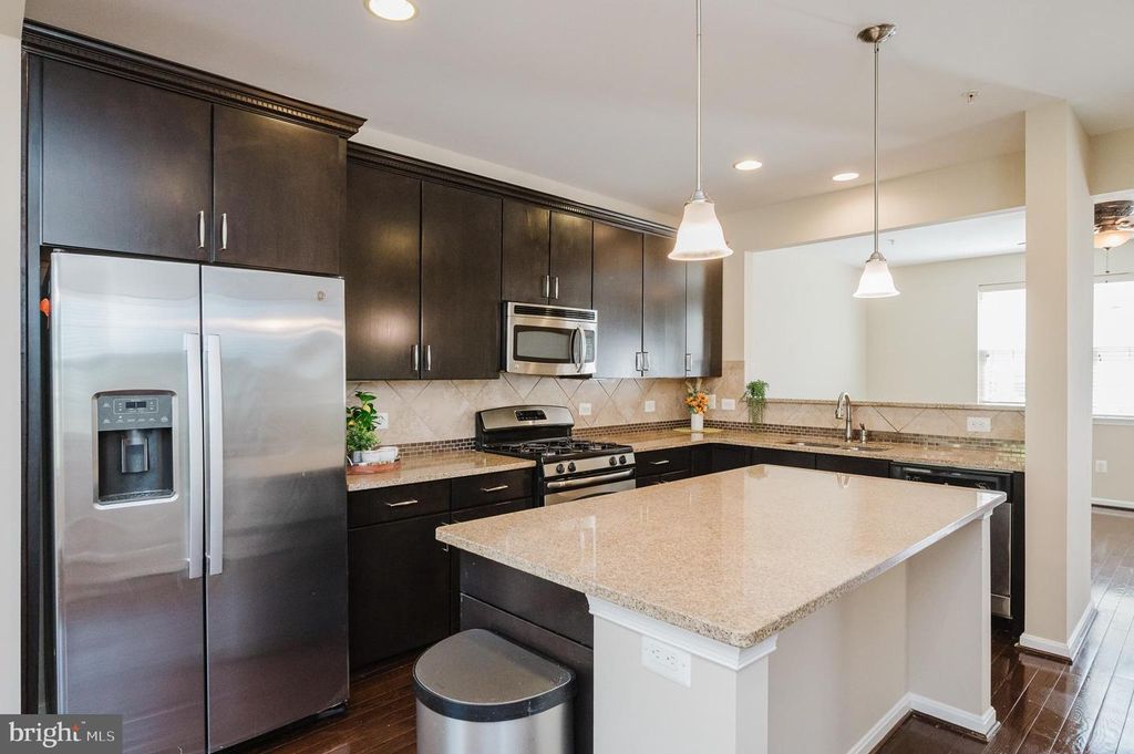 Image 15 of property listing at 323 PALADIUM CT, Owings Mills, MD 21117