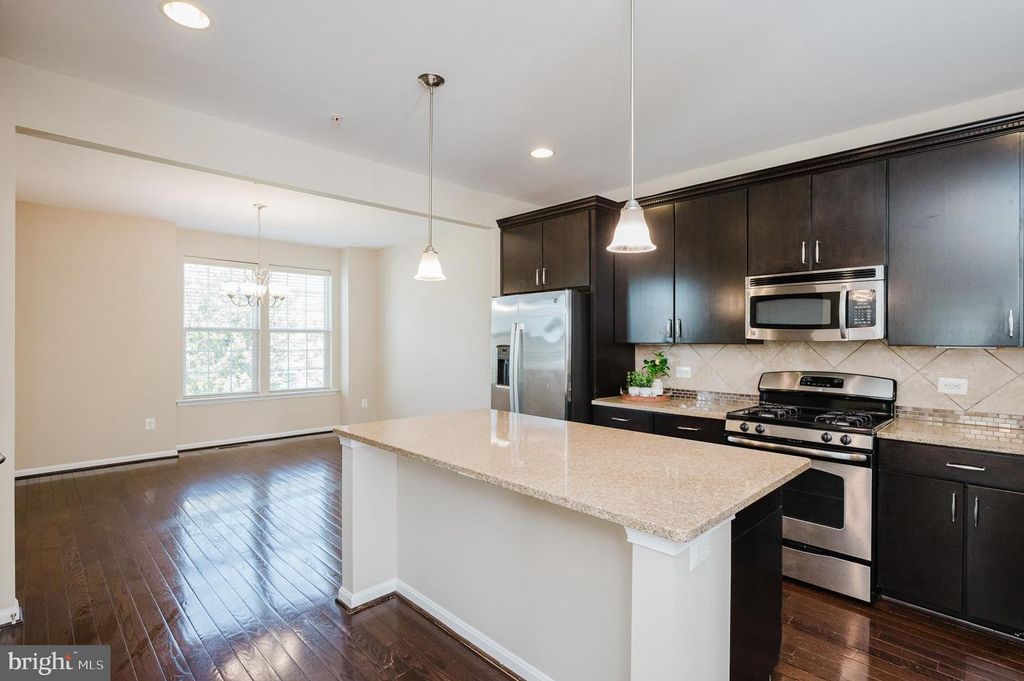 Image 16 of property listing at 323 PALADIUM CT, Owings Mills, MD 21117