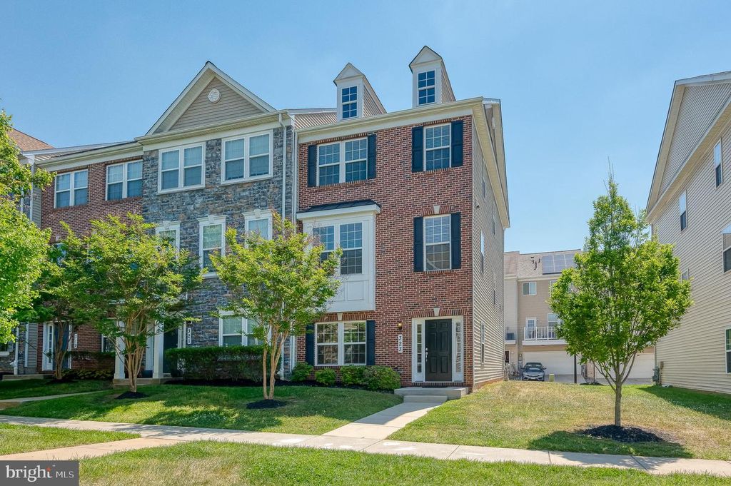 Image 2 of property listing at 323 PALADIUM CT, Owings Mills, MD 21117