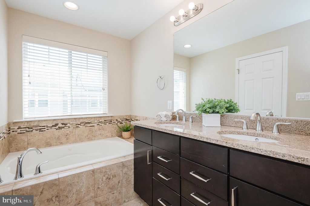 Image 29 of property listing at 323 PALADIUM CT, Owings Mills, MD 21117