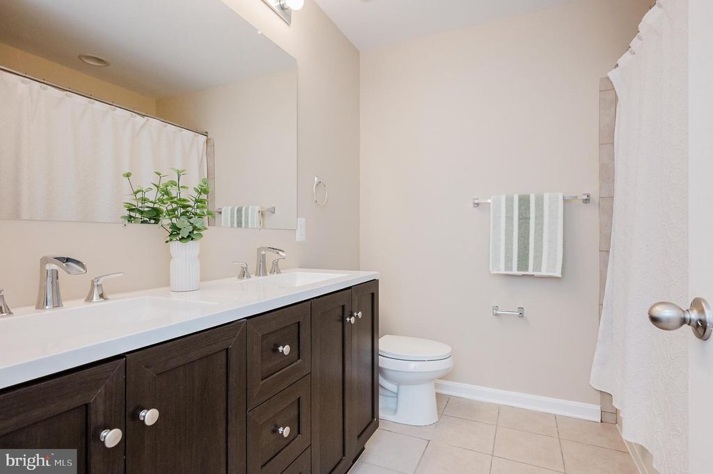 Image 33 of property listing at 323 PALADIUM CT, Owings Mills, MD 21117