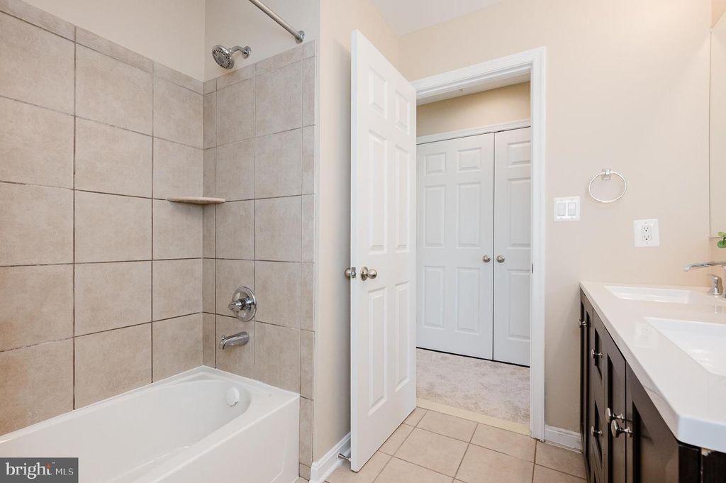 Image 34 of property listing at 323 PALADIUM CT, Owings Mills, MD 21117