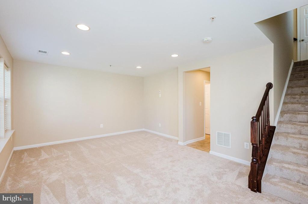 Image 5 of property listing at 323 PALADIUM CT, Owings Mills, MD 21117