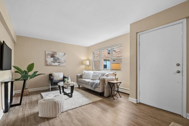 1711 W Estes Avenue 1S, Chicago, IL 60626
