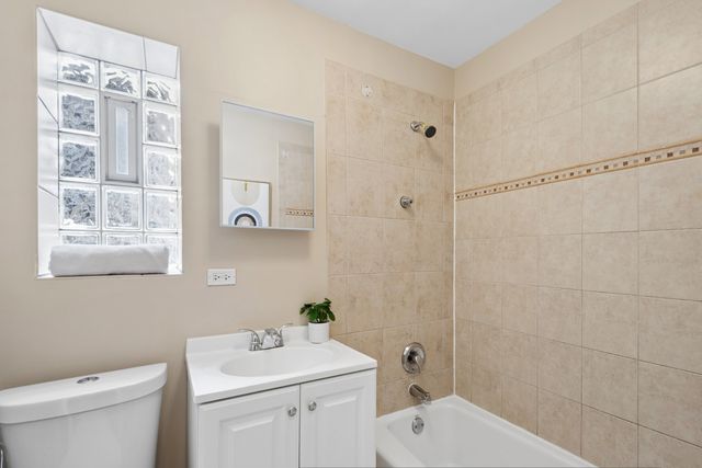 1711 W Estes Avenue 1S, Chicago, IL 60626