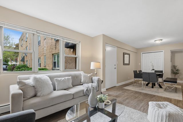 1711 W Estes Avenue 1S, Chicago, IL 60626