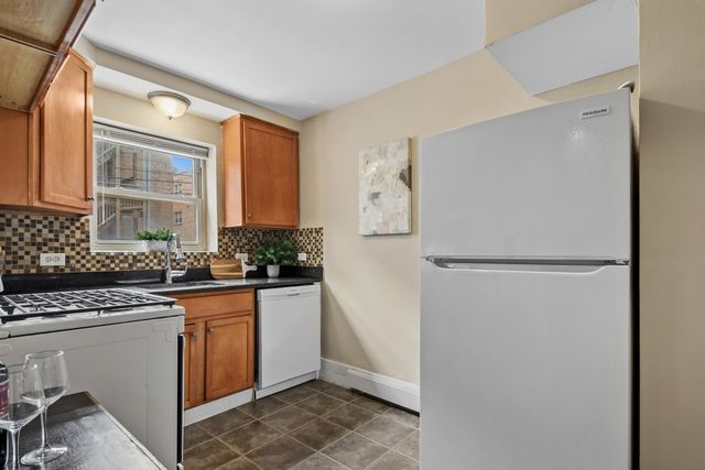 1711 W Estes Avenue 1S, Chicago, IL 60626