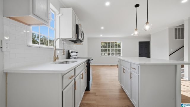 1415 CREEKWOOD CIRCLE, Birmingham, AL 35235