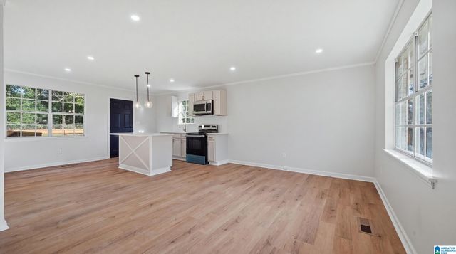 1415 CREEKWOOD CIRCLE, Birmingham, AL 35235