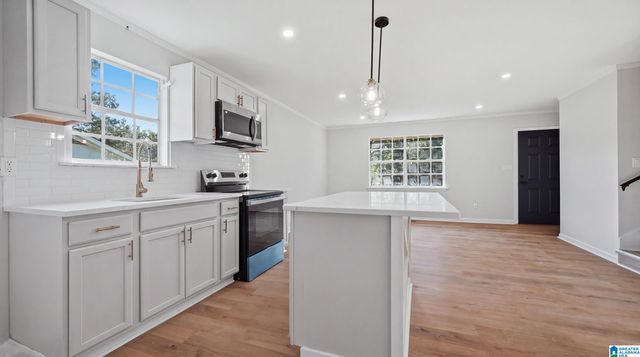 1415 CREEKWOOD CIRCLE, Birmingham, AL 35235