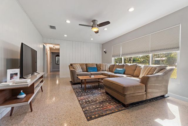 800 Anita Street S, Fort Pierce, FL 34982