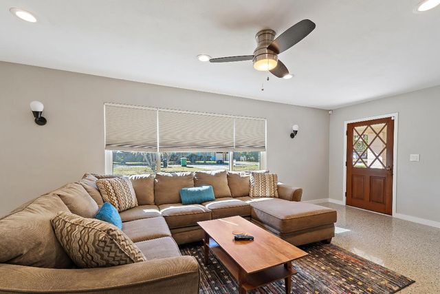 800 Anita Street S, Fort Pierce, FL 34982