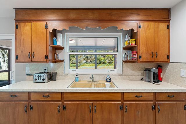 800 Anita Street S, Fort Pierce, FL 34982