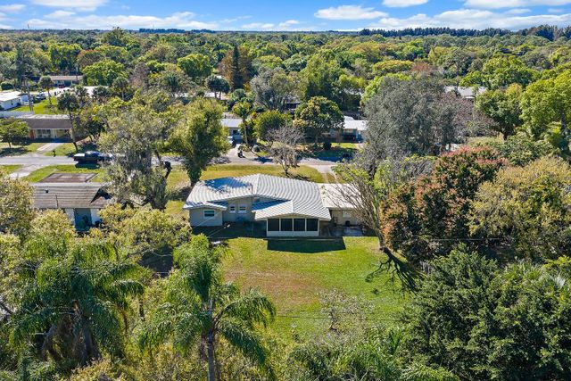 800 Anita Street S, Fort Pierce, FL 34982