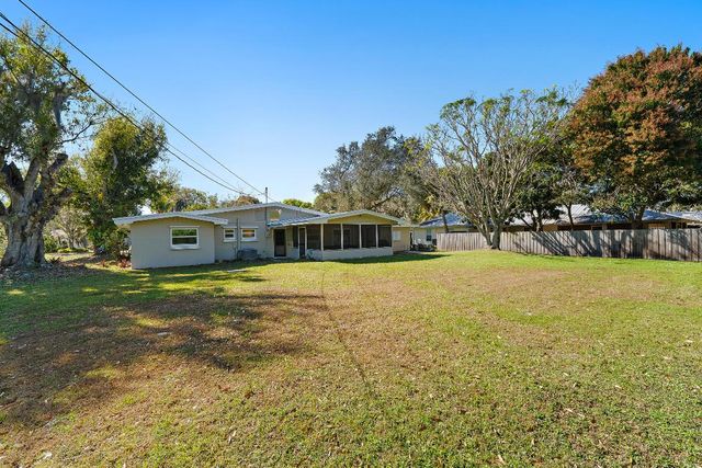 800 Anita Street S, Fort Pierce, FL 34982