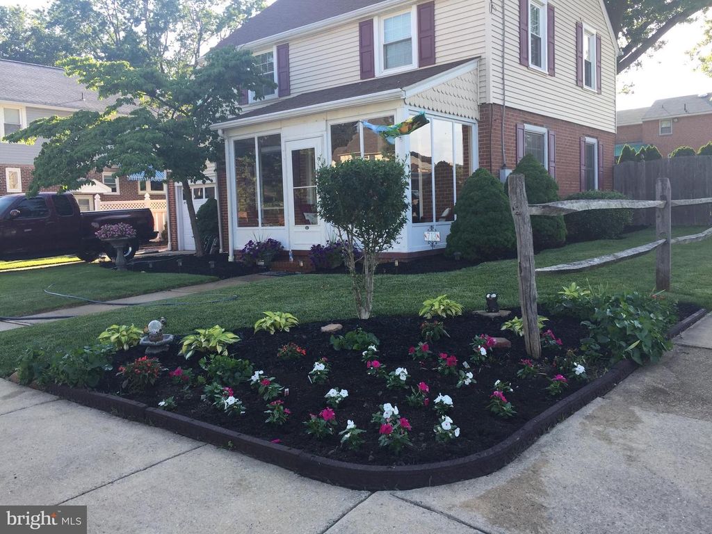 713 PHILLIPS AVE, Wilmington, DE 19809