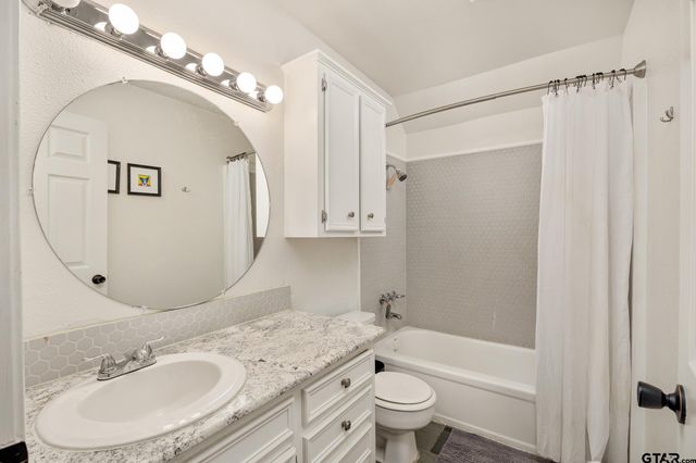 10887 Knollwood Dr, Tyler, TX 75703