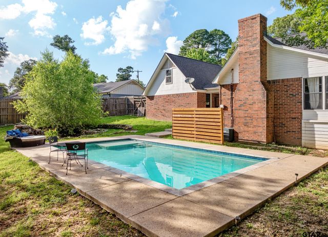 10887 Knollwood Dr, Tyler, TX 75703