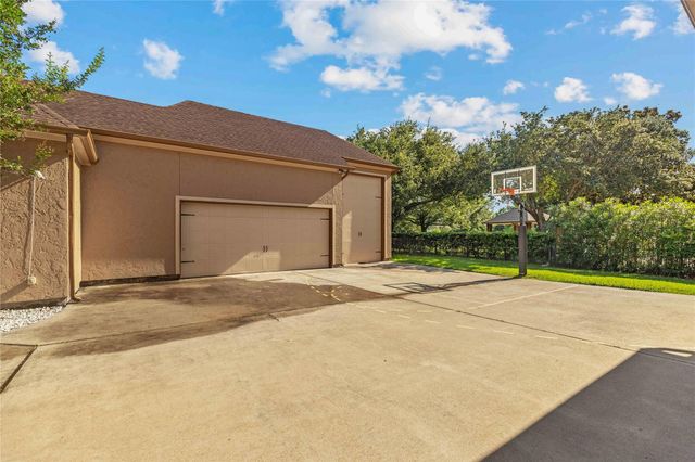 2419 Parrot Shell Lane, Richmond, TX 77406
