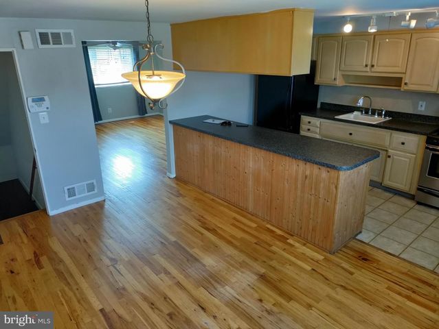 7862 KENTLEY RD, Baltimore, MD 21222