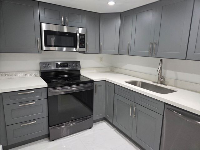 506 NW 87th Ave 112, Miami, FL 33172