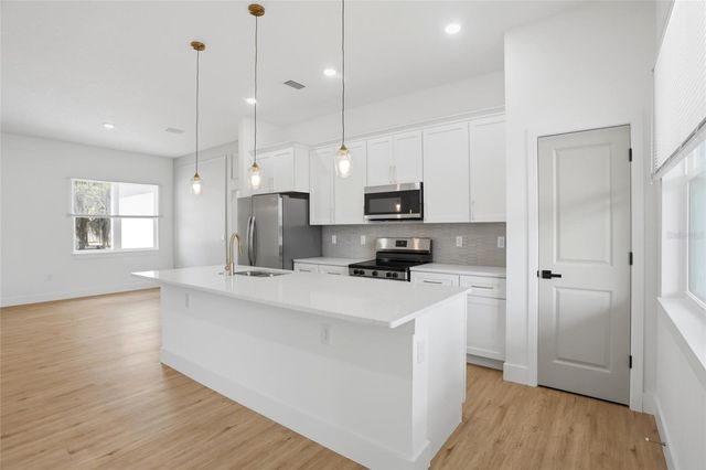 5241 JOURNAL AVENUE, Orlando, FL 32810