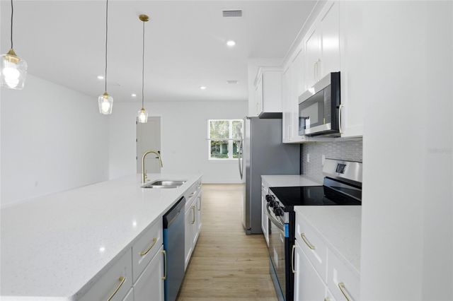 5241 JOURNAL AVENUE, Orlando, FL 32810