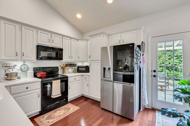 102 Westview Dr, Spring Hill, TN 37174