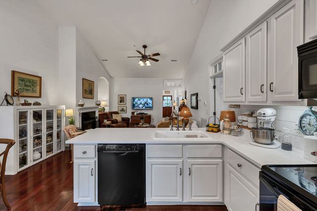 102 Westview Dr, Spring Hill, TN 37174