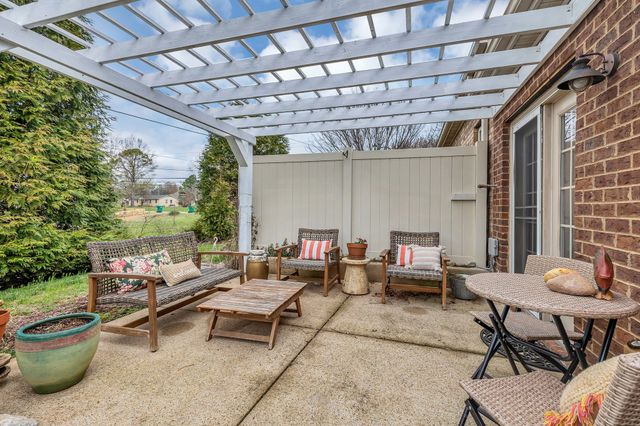 102 Westview Dr, Spring Hill, TN 37174