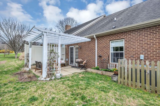 102 Westview Dr, Spring Hill, TN 37174