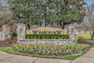 102 Westview Dr, Spring Hill, TN 37174