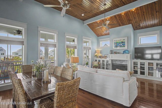 142 Fifth Avenue, Pass Christian, MS 39571