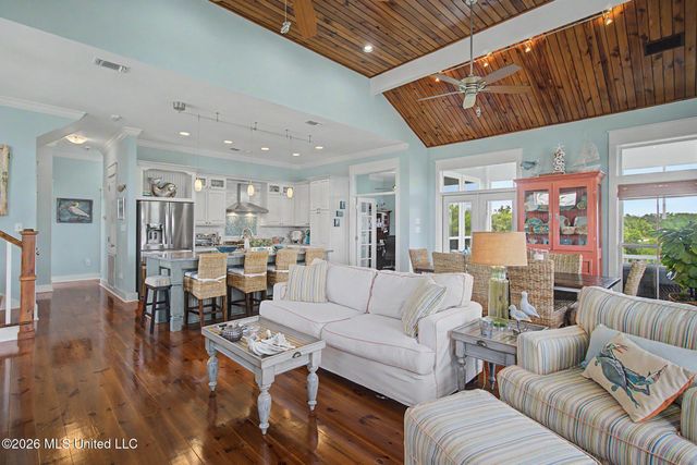 142 Fifth Avenue, Pass Christian, MS 39571