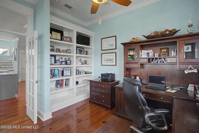 142 Fifth Avenue, Pass Christian, MS 39571