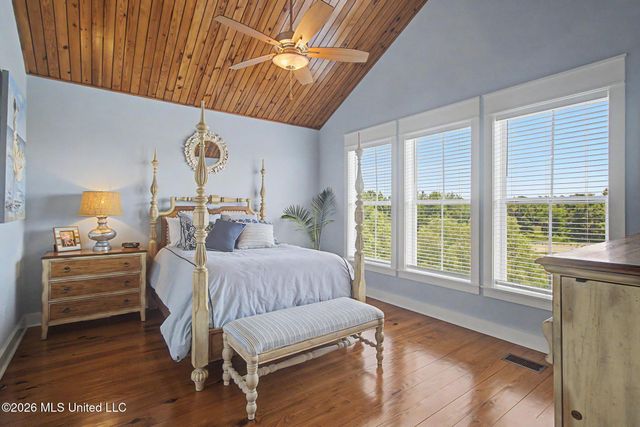 142 Fifth Avenue, Pass Christian, MS 39571
