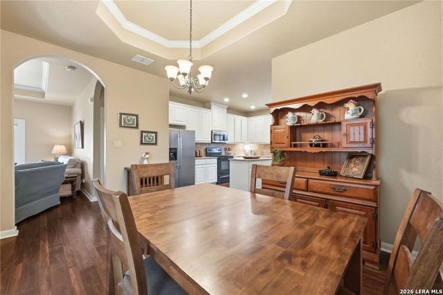 225 GREENWAY DR, Seguin, TX 78155