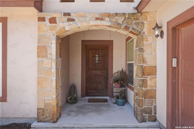 225 GREENWAY DR, Seguin, TX 78155