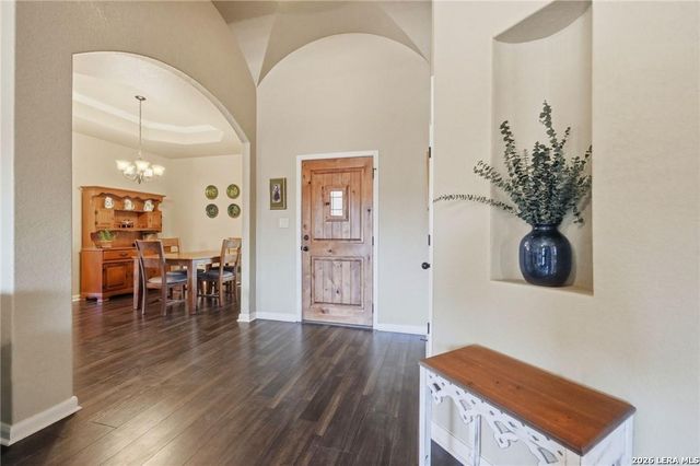 225 GREENWAY DR, Seguin, TX 78155