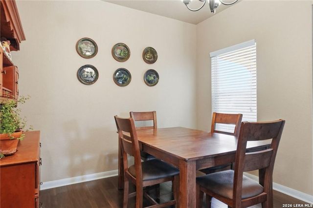 225 GREENWAY DR, Seguin, TX 78155