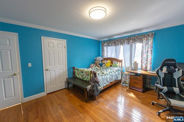 81 Crescent Avenue, Mahwah, NJ 07430